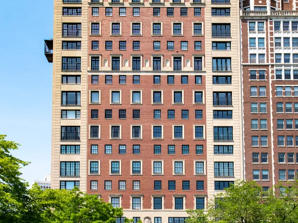 2430 N Lakeview Ave #5-6S, Chicago, IL 60614