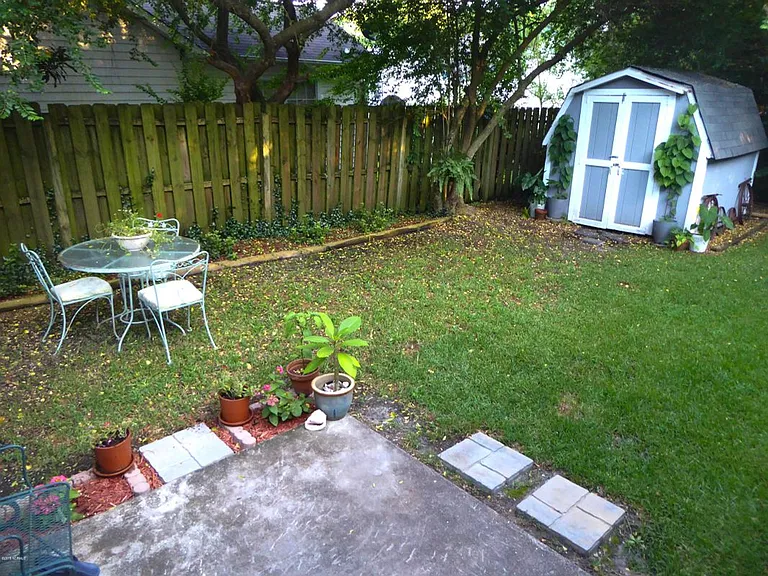 744 Antler Dr — Photo 3