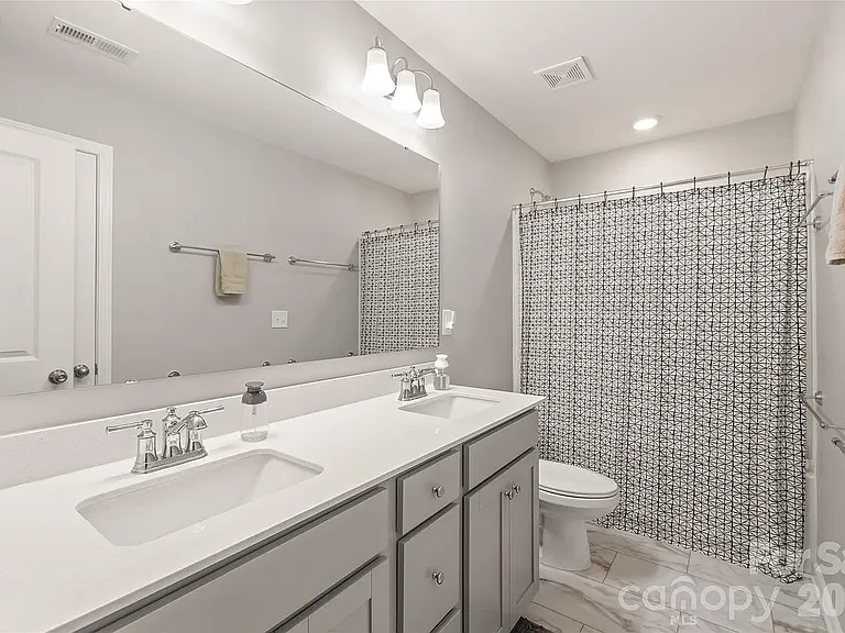 460 Caleb St — Photo 15
