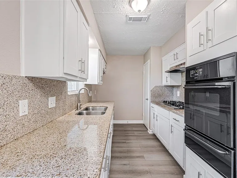 9614 Bean St — Photo 11