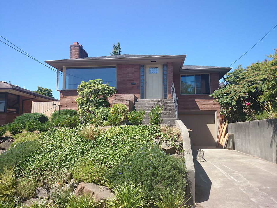 1st image of 1531 Thorndyke Ave W
