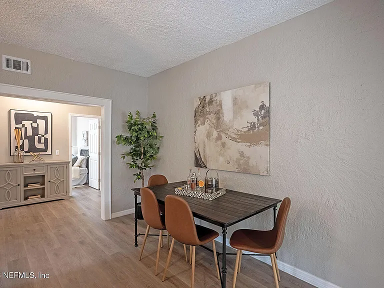 325 Alder St — Photo 3
