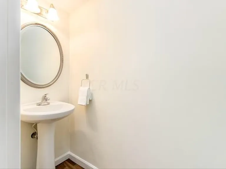 3245 Summerdale Ln — Photo 8