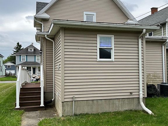3rd image of 192 Hudson St