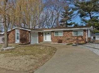 1195 Derhake Rd, Florissant, MO 63033