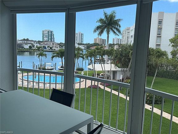 4th image of 400 Park Shore DR #302