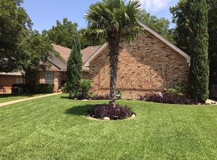 5517 Chimney Rock Rd, Fort Worth, TX 76112