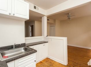 550 W Aldine Ave #560, Chicago, IL 60657