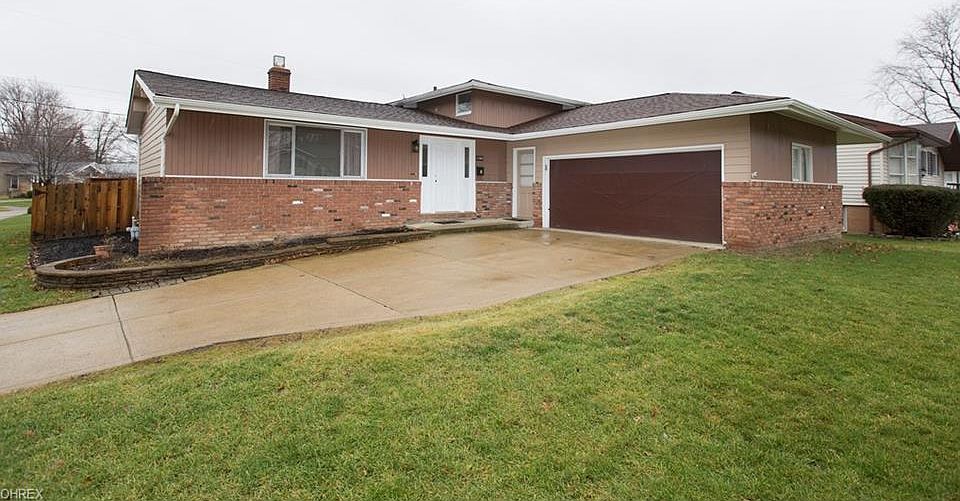 1st image of 21941 Briarwood Dr