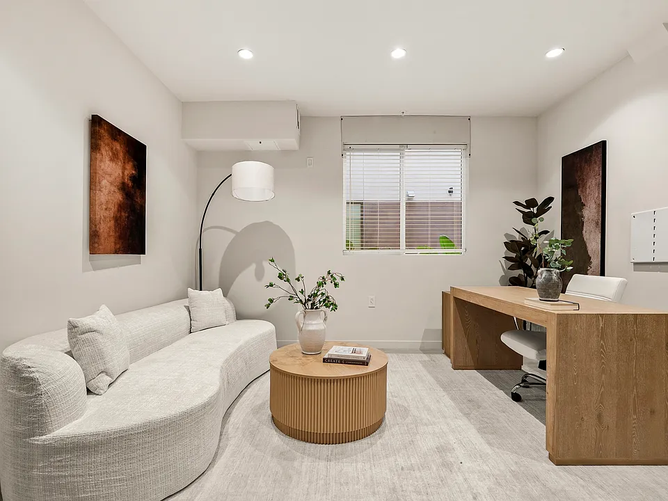 6219 1/2 Banner Ave #101
