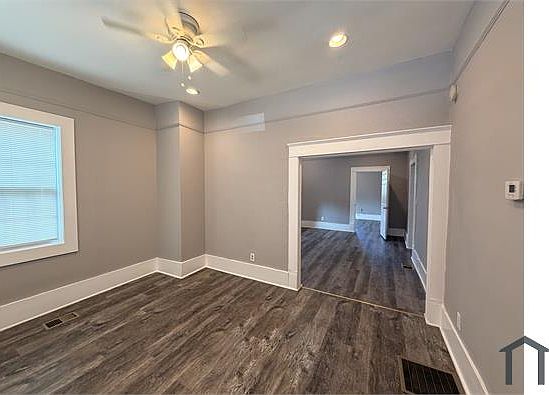 5th image of 202 Walnut St NW