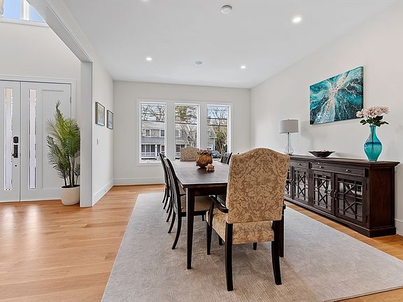 4th image of 5 Colonial Rd #5