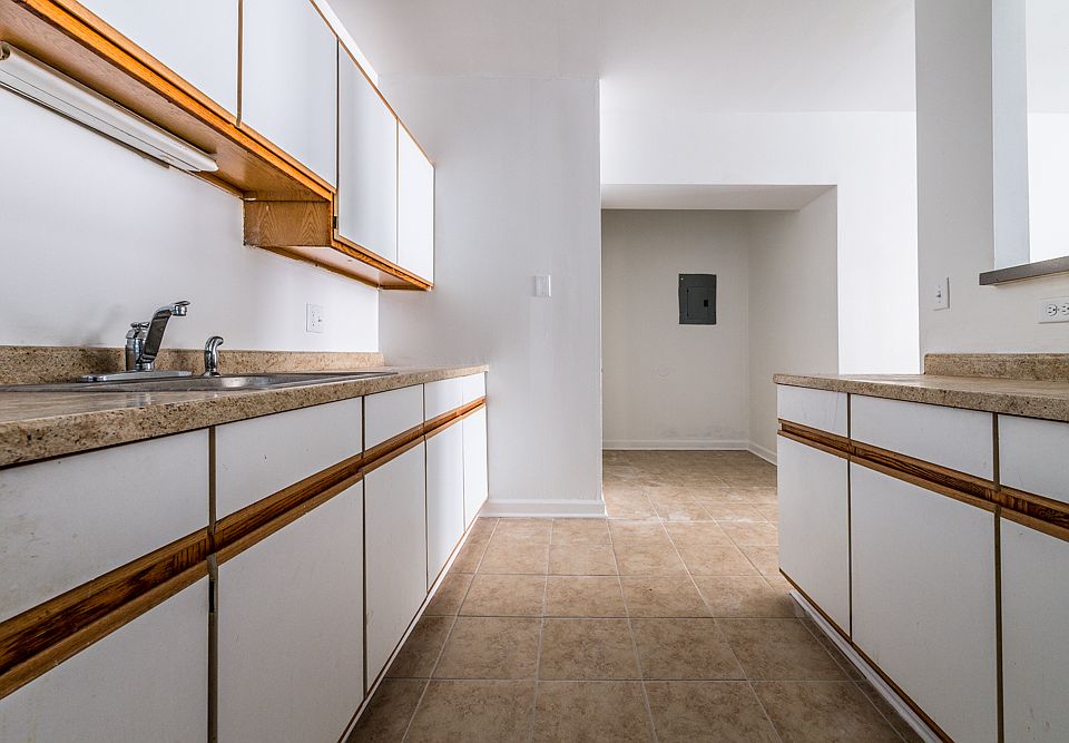 1st image of 4814 W Monroe St #4818-A2