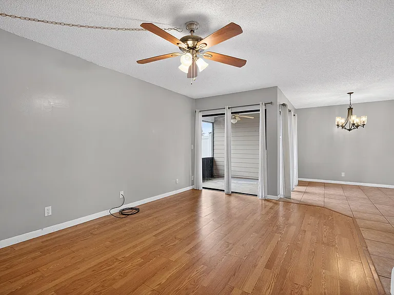 707 Stonewood Ct #19C — Photo 47