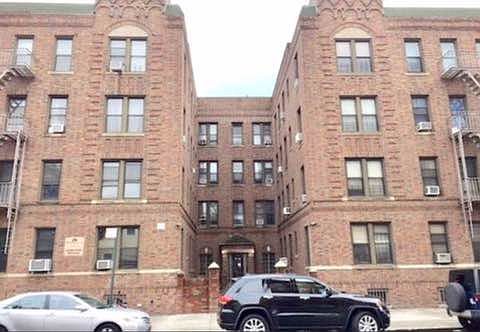 1st image of 3033 32nd St APT 3A