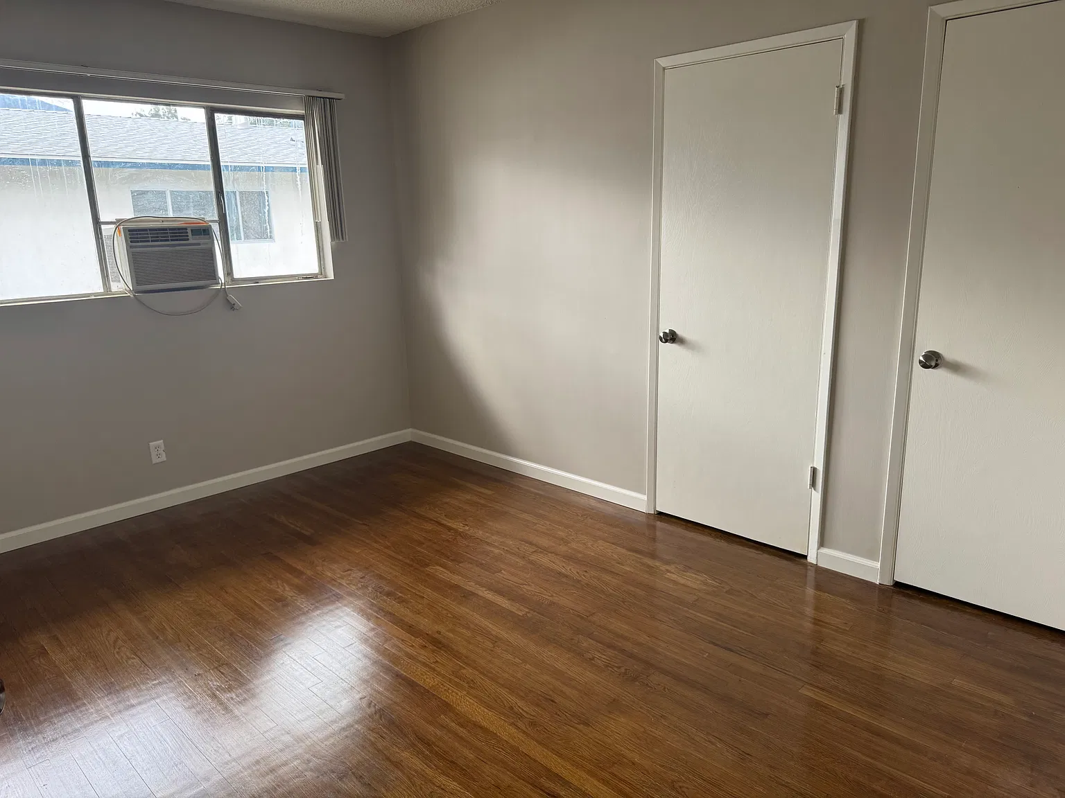 605 S Baldwin Ave — Photo 4