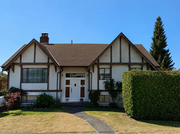 4922 Irmin St, Burnaby, BC V5J 1Y5