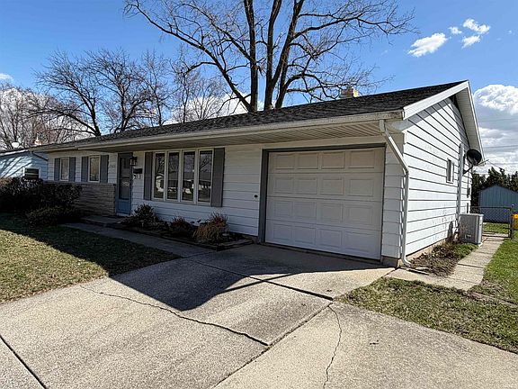 3rd image of 7425 Knightswood Dr