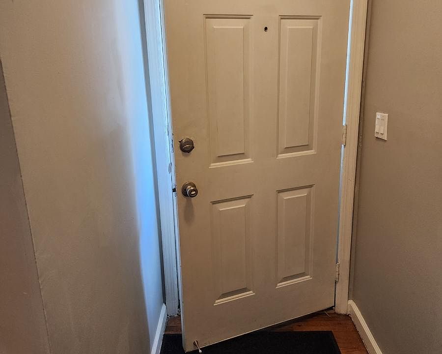 1st image of 318 Doane Ave Floor 2