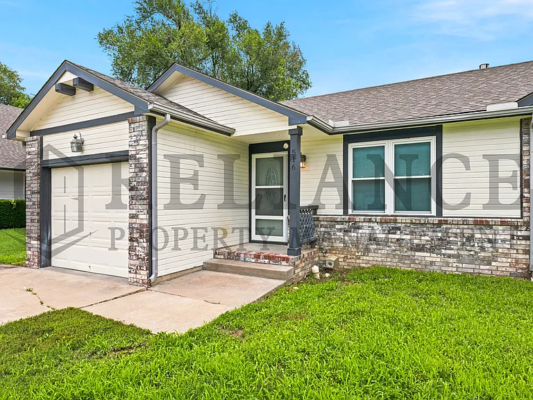 516 N Lakeside Dr — Photo 4