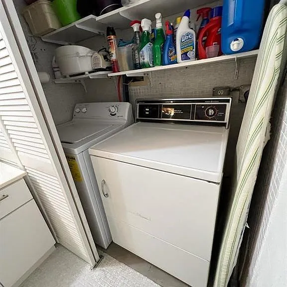 800 NE 195th St #605 — Photo 33