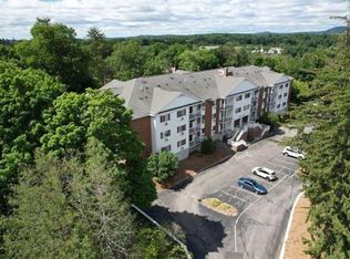 490 River Rd APT 31, Manchester, NH 03104