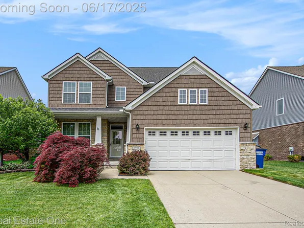 7941 Chestnut Dr, Westland, MI 48185