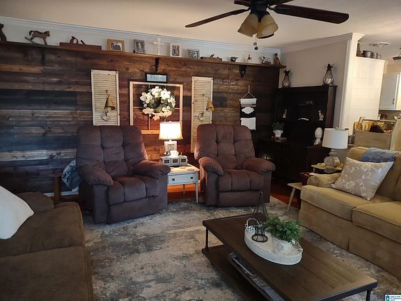 3rd image of 904 Sedgefield Dr
