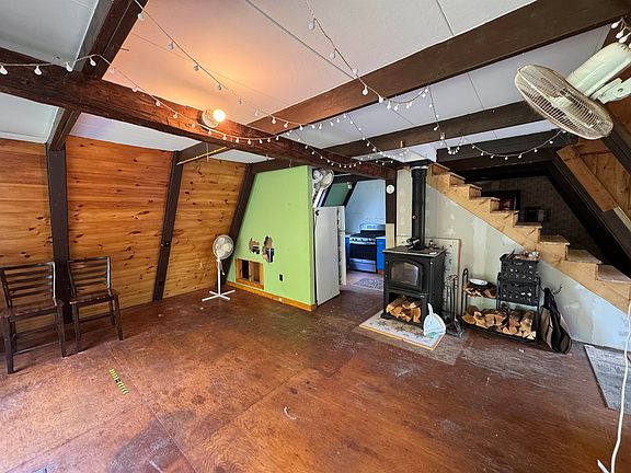 5th image of 210 Dartt Hill Road