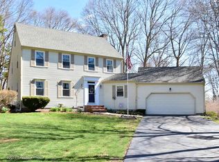 37 Aspen Ct, North Kingstown, RI 02852