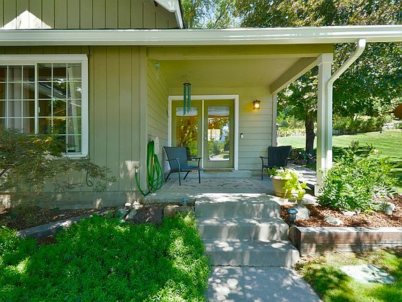2nd image of 606 Meadow Ave