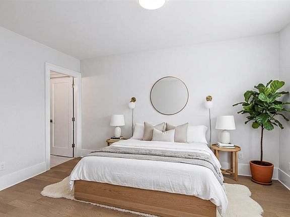 4th image of 2052 Carrick St