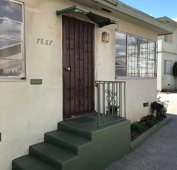 7857 Crenshaw Blvd — Photo 1