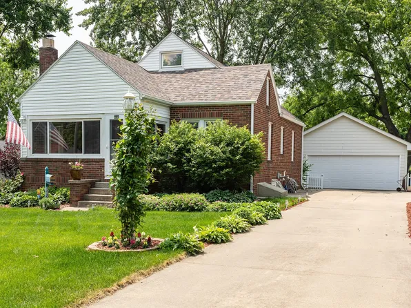 3320 61st St, Des Moines, IA 50322