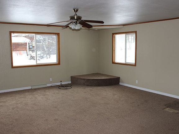 3rd image of 705 13th Ave E
