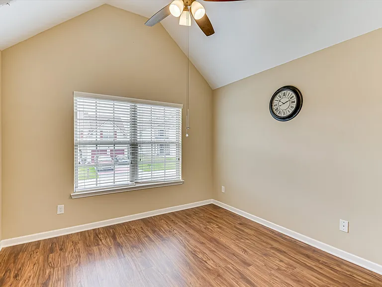 2073 Willhaven Dr — Photo 16