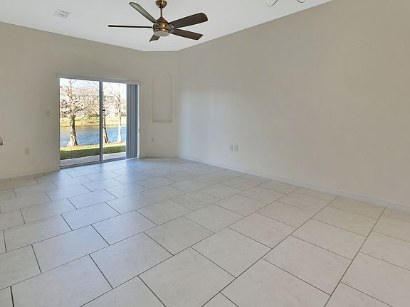 4th image of 161 Aston Grande Dr