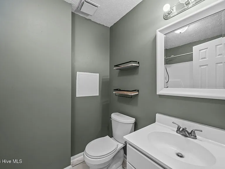 126 Woodland Dr — Photo 10