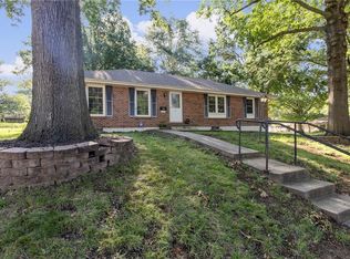 1019 SW Ingleside Pl, Lees Summit, MO 64081