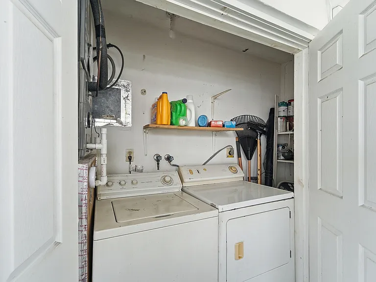 220 Leisure Blvd — Photo 11
