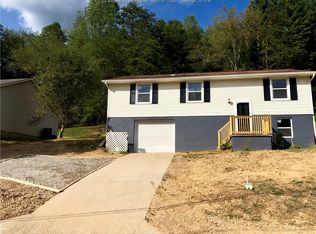 2022 Kay Neva Ln, Charleston, WV 25312