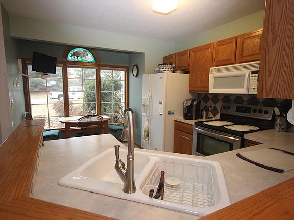 4th image of 4333 Valley Side Dr NE #38