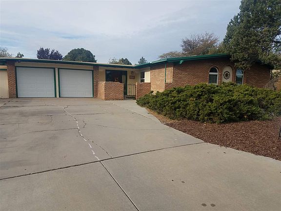 2nd image of 118 Azure Dr