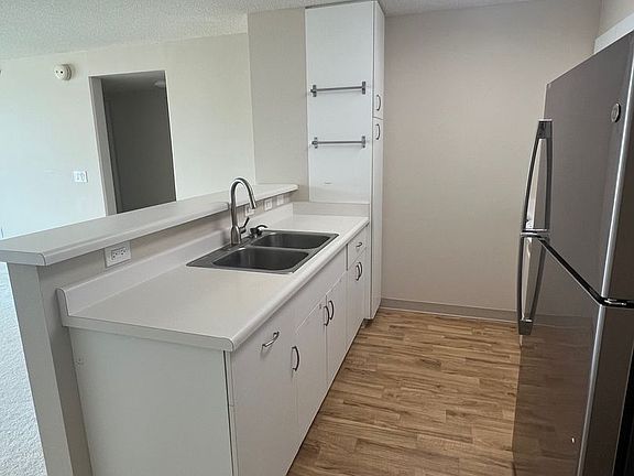 2nd image of 3009 Ala Makahala Pl APT 804