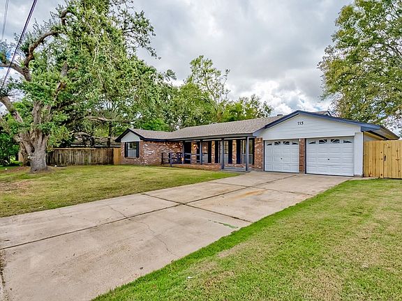 2nd image of 715 Bluebonnet Dr