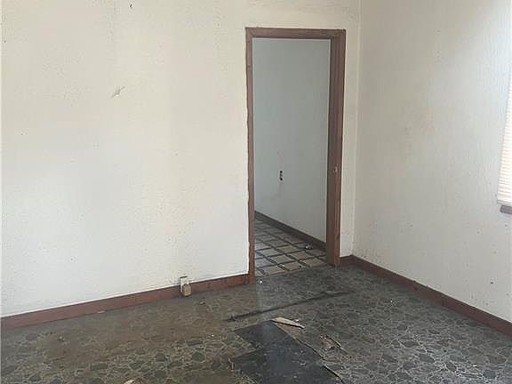 3rd image of 2539-41 Orleans Ave