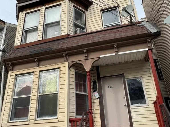 213 16th Ave, Paterson City, NJ 07501