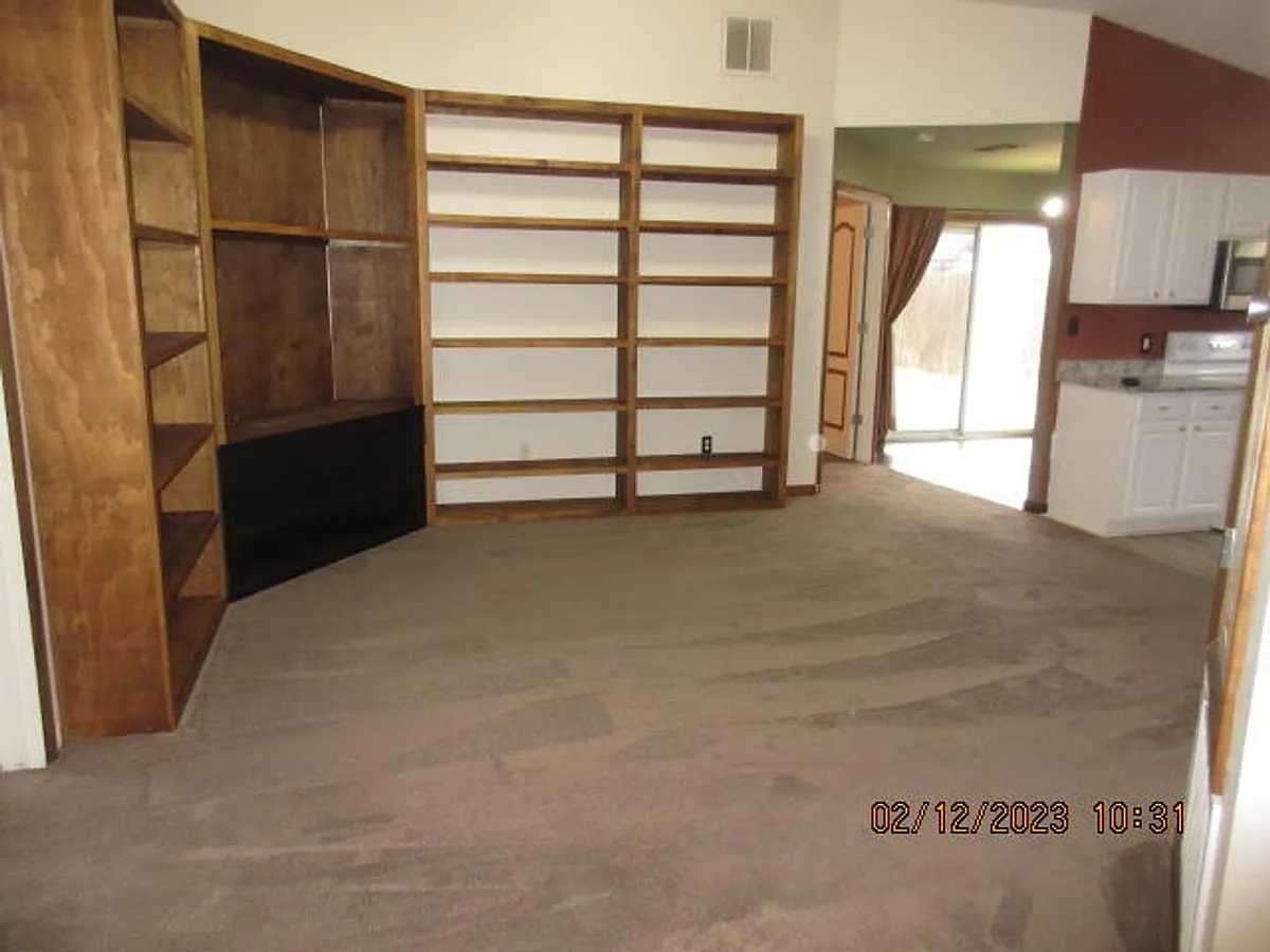 Building Photo - 2025 Catline Cir