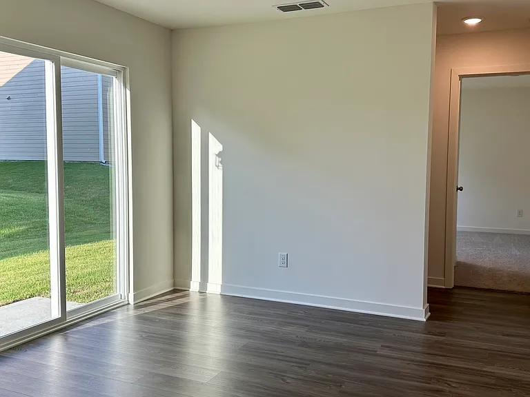 233 Golden Raintree Dr — Photo 6