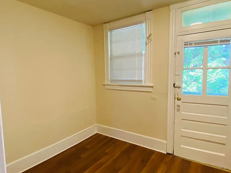 4 N. Dooley Ave — Photo 15